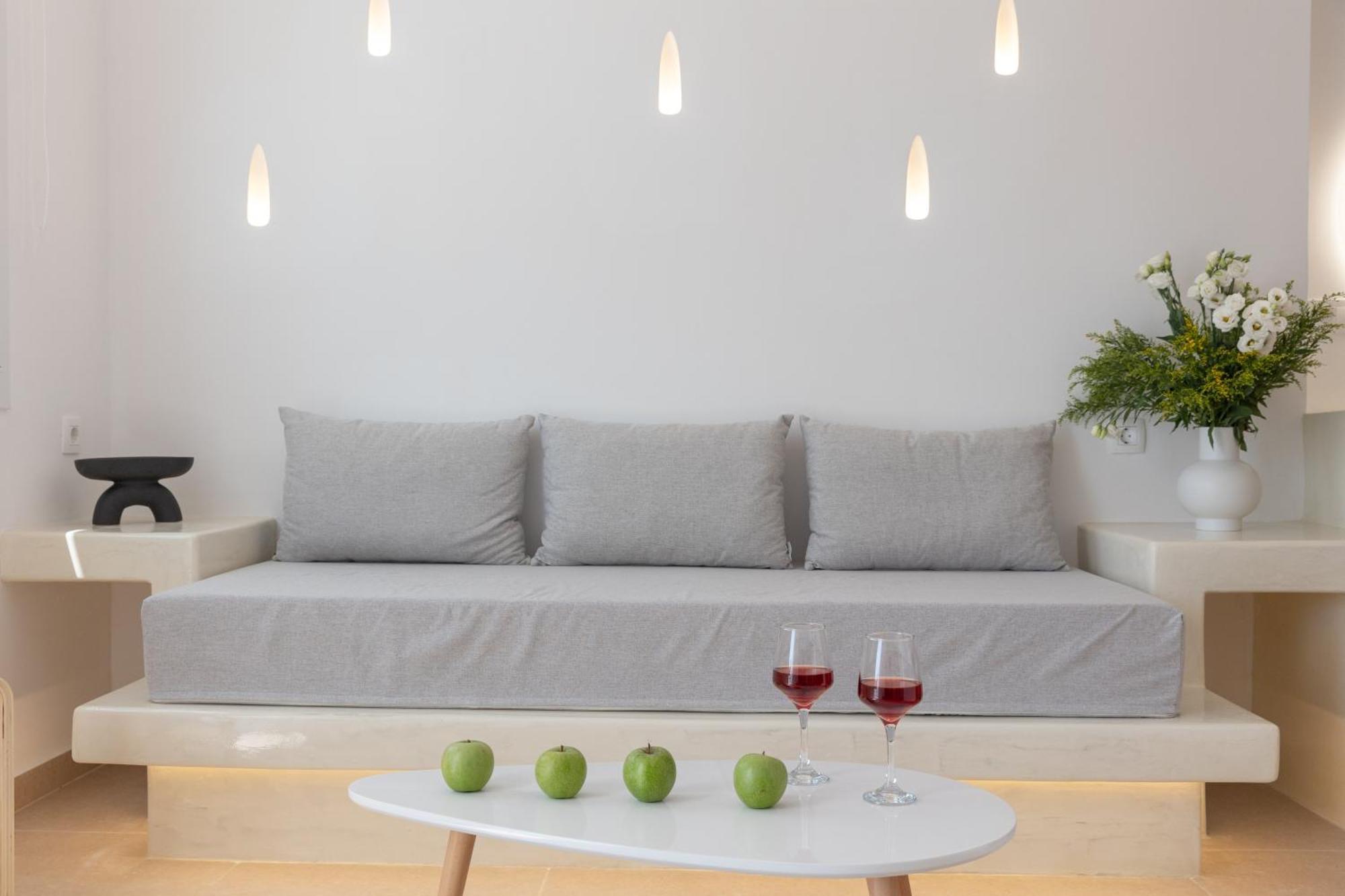 Theophrasti Suites Foinikiá Zewnętrze zdjęcie
