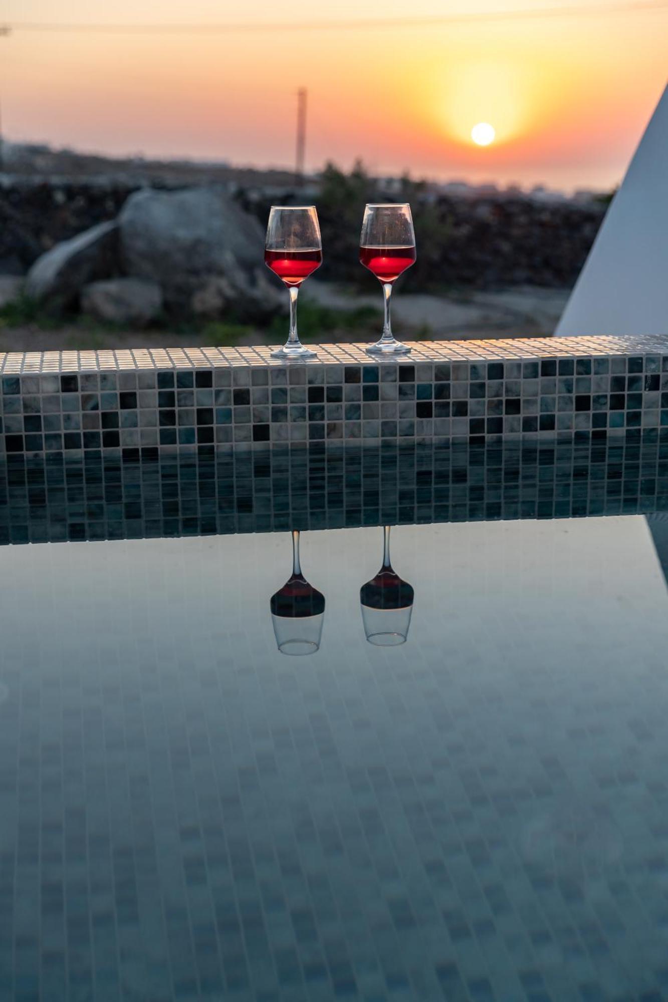 Theophrasti Suites Foinikiá Zewnętrze zdjęcie
